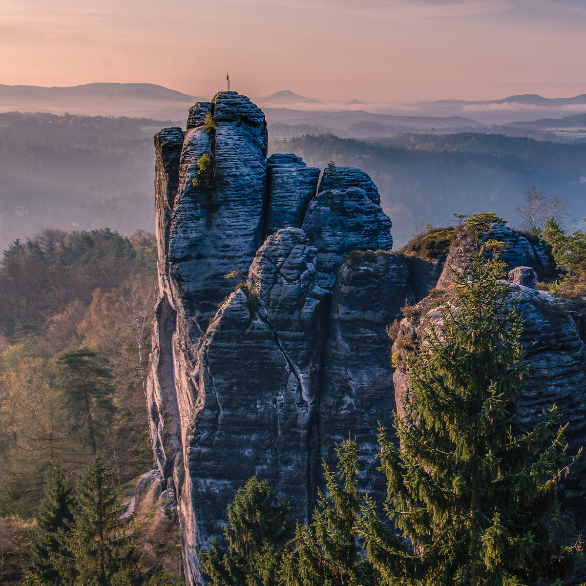 MONDBERGE Magazin - Ausgabe 2 (Tiger)